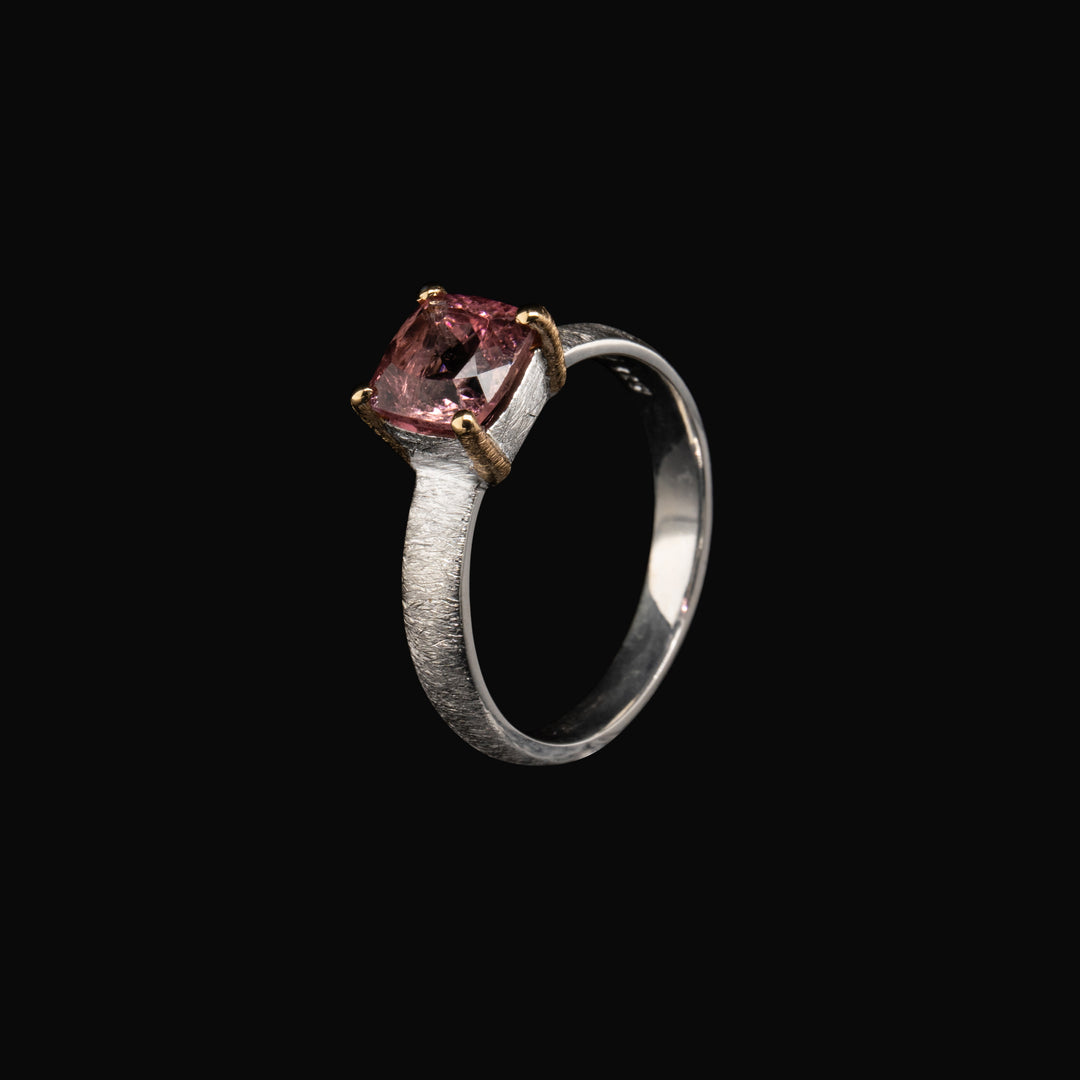 TURMALIN ROJO CUADRADO RING